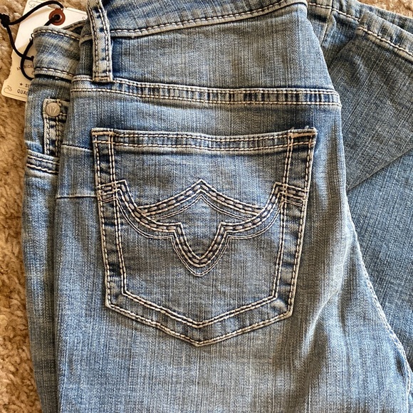 Jeans - Picture 2 of 4